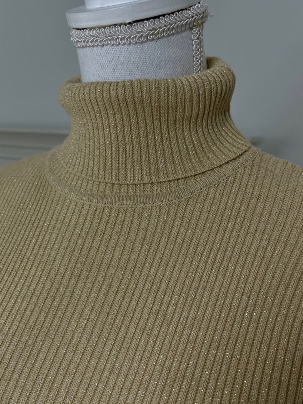 Metallic Gold Turtle Neck Sweater Size Small - Picture 3 of 7